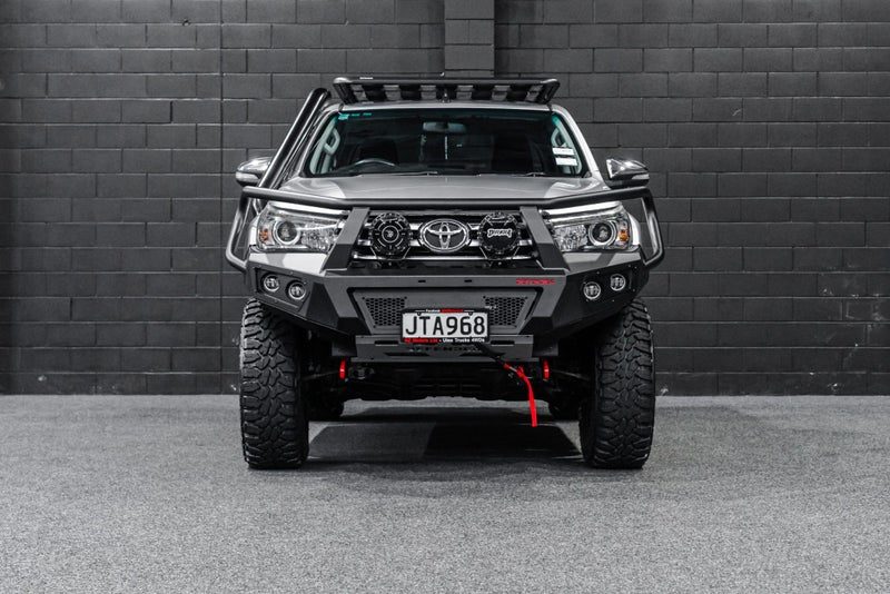 2016 Toyota Hilux 2.8TD, 4WD, SR5, photo 2