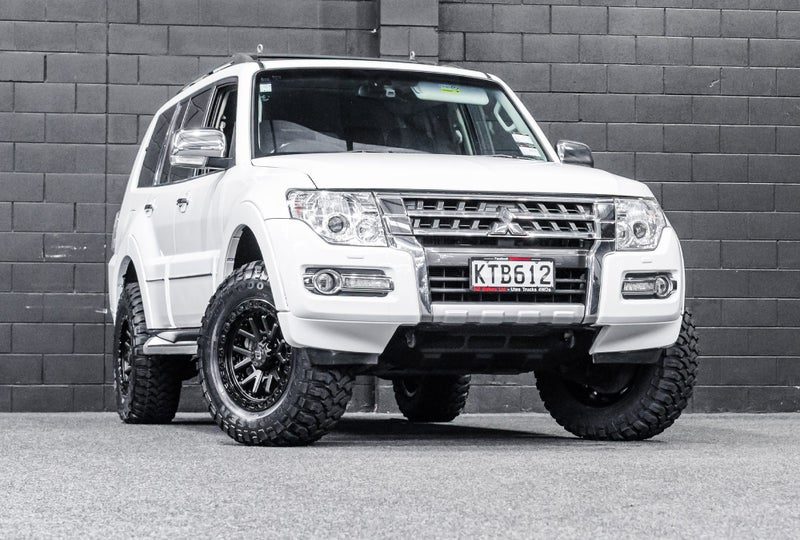 2017 Mitsubishi Pajero 3.2TD, 4WD, Exceed
