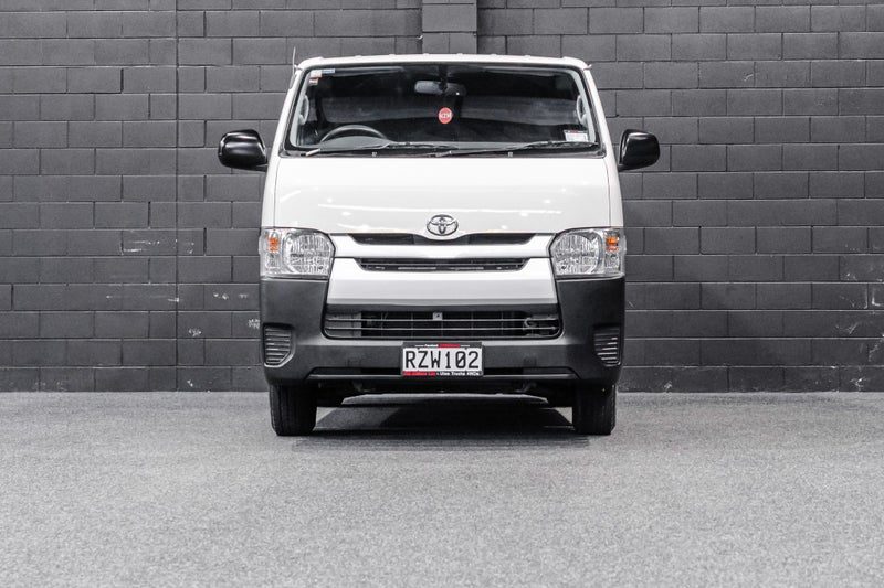 2015 Toyota Hiace 2.7L, RWD, ZL, photo 2