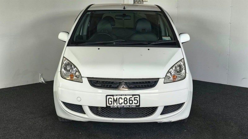2005 Mitsubishi Colt, photo 2