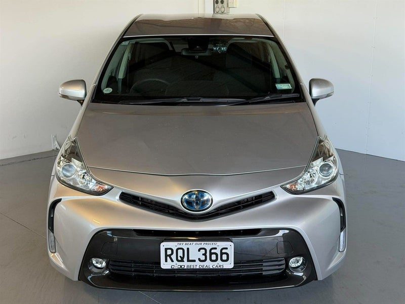2018 Toyota Prius Alpha, photo 2