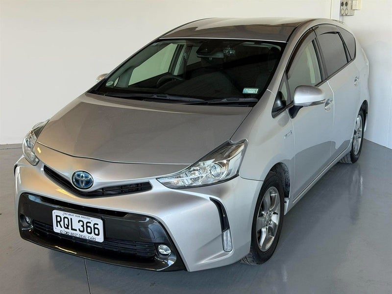 2018 Toyota Prius Alpha, photo 3