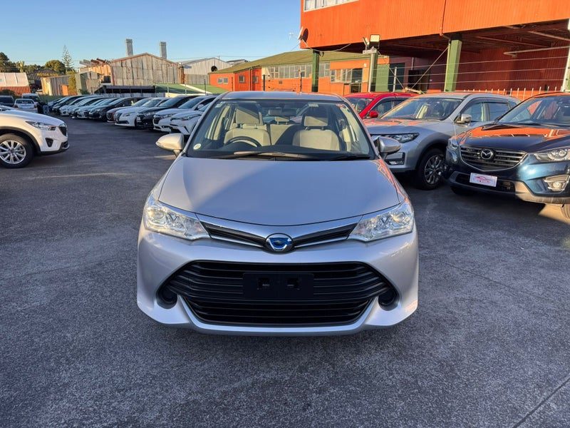 2016 Toyota Corolla Axio Hybrid, photo 2
