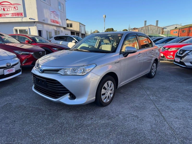 2016 Toyota Corolla Axio Hybrid, photo 3
