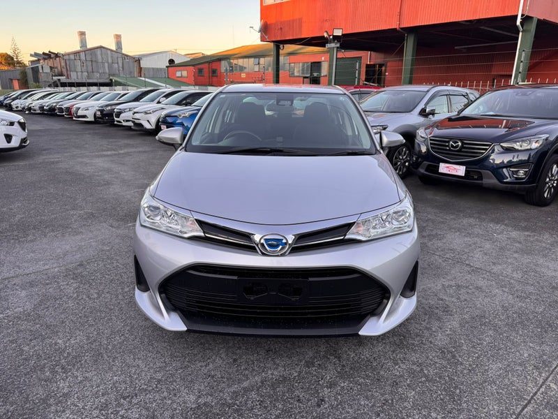 2018 Toyota Corolla Axio Hybrid, photo 2