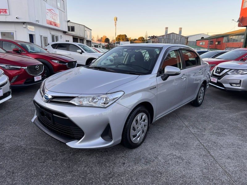 2018 Toyota Corolla Axio Hybrid, photo 3