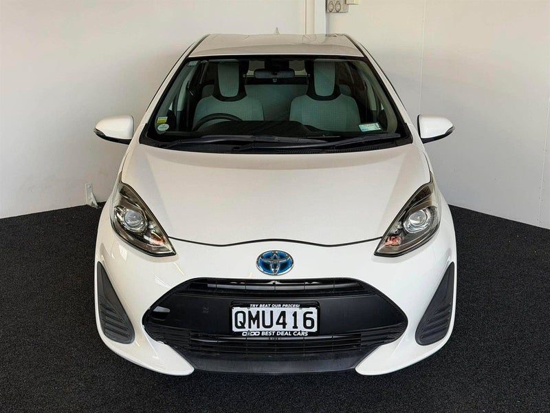 2018 Toyota Aqua, photo 2