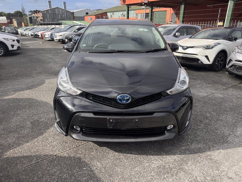 2018 Toyota Prius Alpha, photo 2