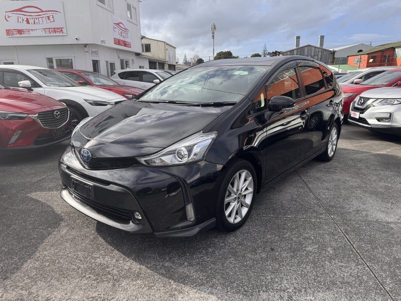 2018 Toyota Prius Alpha, photo 3
