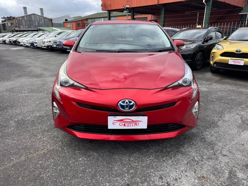 2016 Toyota Prius S Touring Selection, photo 2