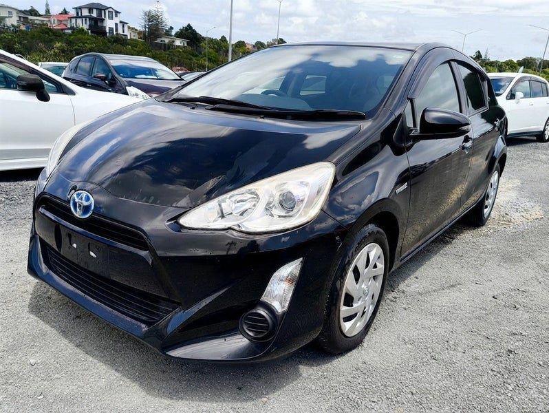 2015 Toyota Aqua, photo 3