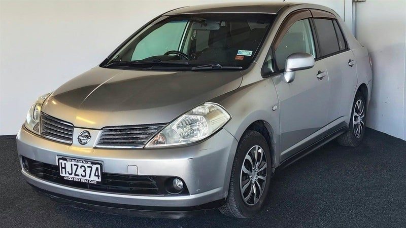 2004 Nissan Tiida, photo 3