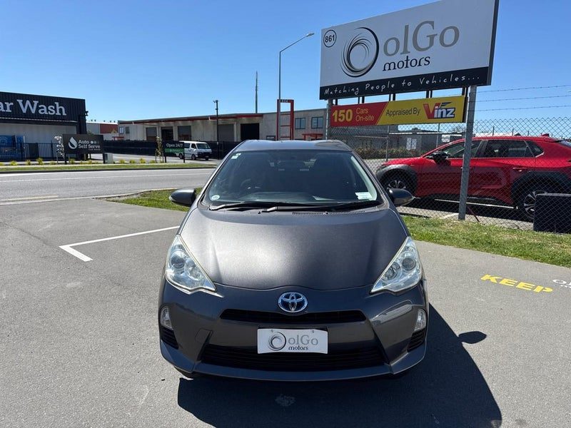 2013 Toyota Aqua 1.5 S Hybrid Very Low KMs, photo 3