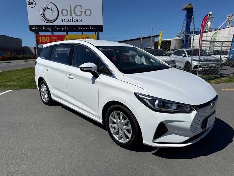2022 BYD E6 GL Gen2 71.7kWh Very Low KMs, photo 2