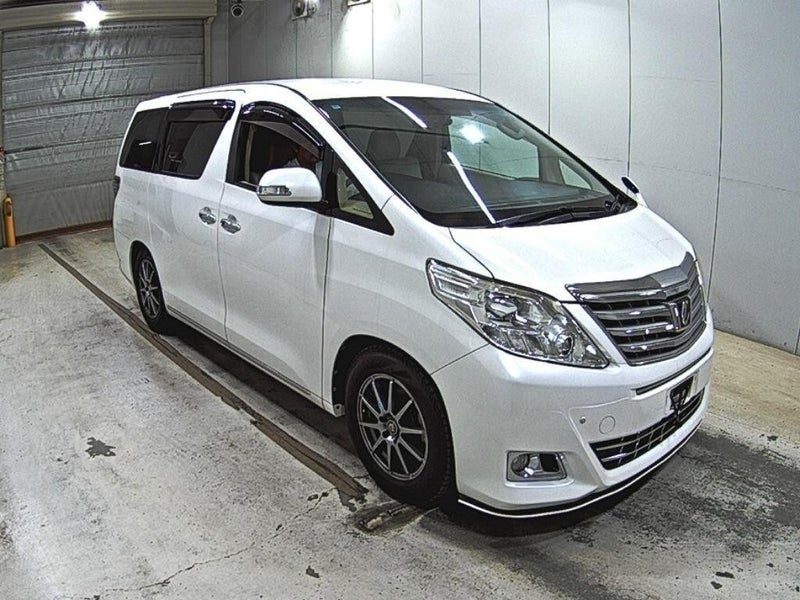 2013 Toyota Alphard 240X 8seats