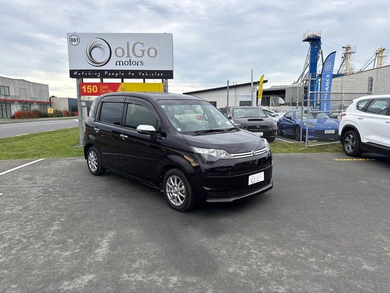 2015 Toyota Spade 1.5 F Low KMs R/Camera