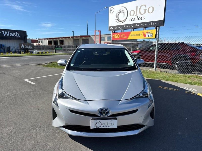 2016 Toyota Prius 1.8 E New Shape, photo 3