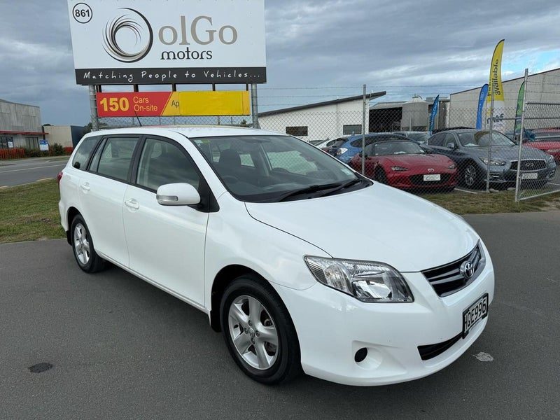 2011 Toyota Corolla 1.5 S/W Low KMs Manual, photo 2