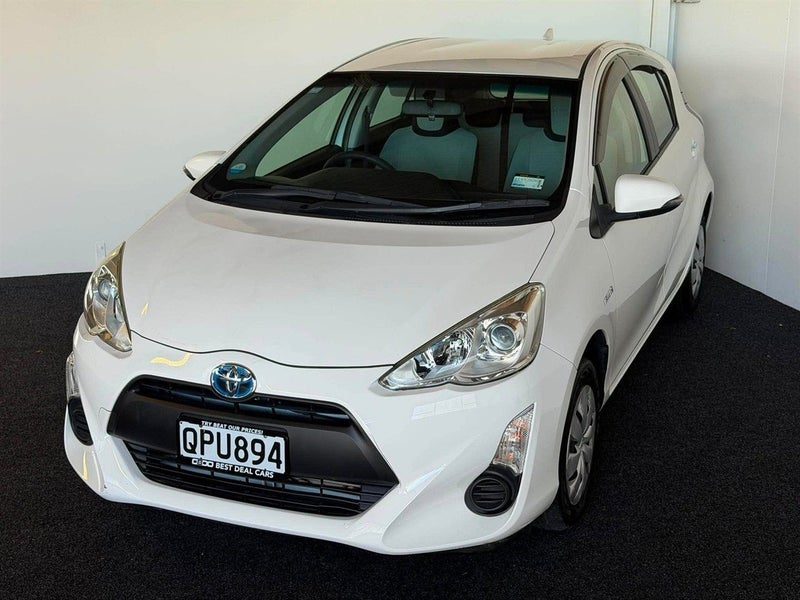 2016 Toyota Aqua, photo 3
