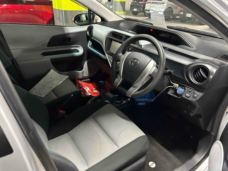 2012 Toyota Aqua 1.5 S Hybrid Very Low KMs, photo 3