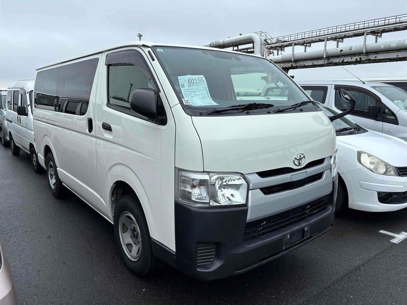 2020 Toyota Hiace 2.8 TD 4WD DX 5-door Alloys