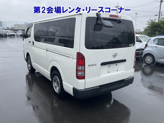 2020 Toyota Hiace 2.8 TD 4WD DX 5-door Alloys, photo 2