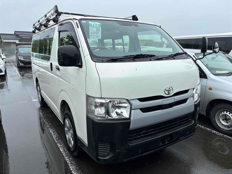 2020 Toyota Hiace 2.8 TD 4WD DX Roof Rack 6seats