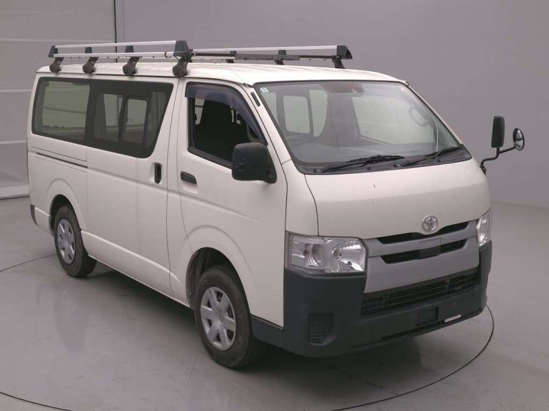 2020 Toyota Hiace 2.8 TD 4WD DX Roof Rack 6seats, photo 2