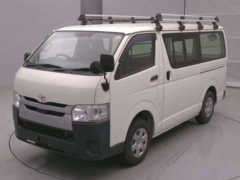 2020 Toyota Hiace 2.8 TD 4WD DX Roof Rack 6seats, photo 3