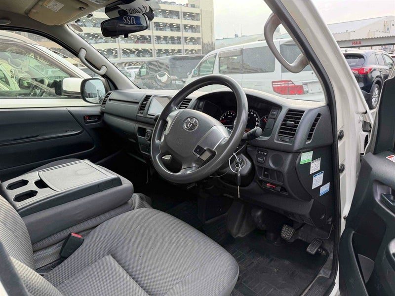 2018 Toyota Hiace 2.8 DX Diesel R/Cam Roof Rack, photo 3