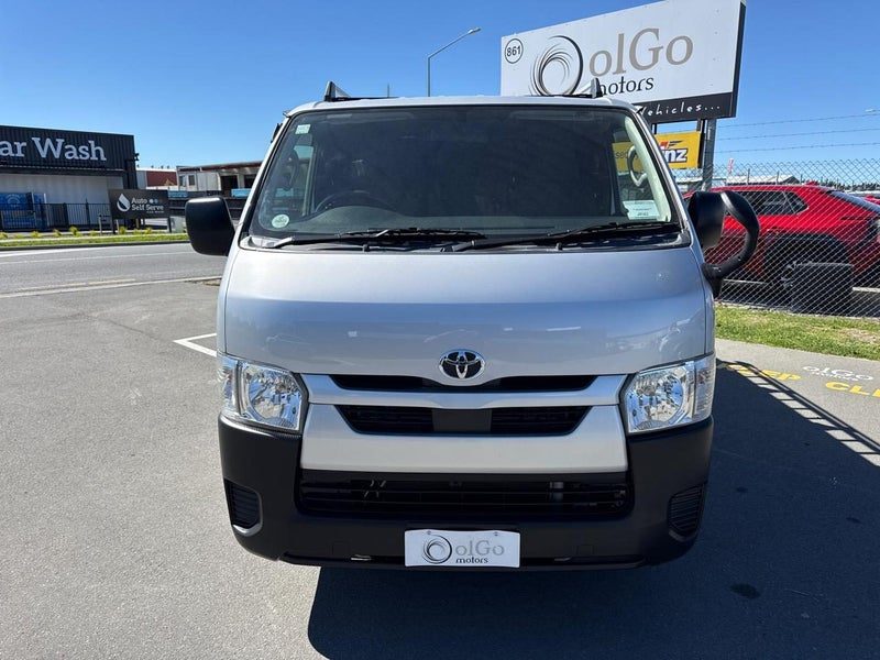 2020 Toyota Hiace 2.0 DX Manual Low KMs Roof Rack, photo 3