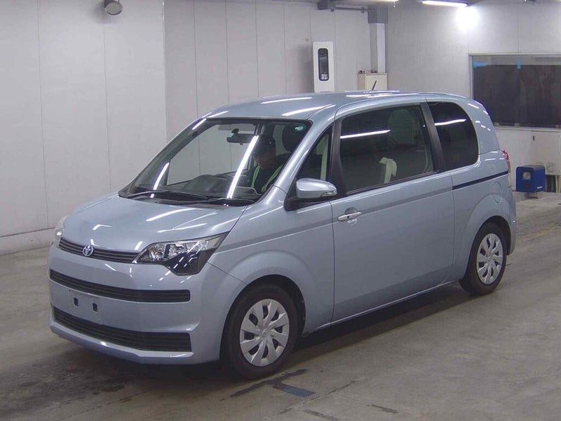 2013 Toyota Spade 1.5 F Very Low KMs, photo 3