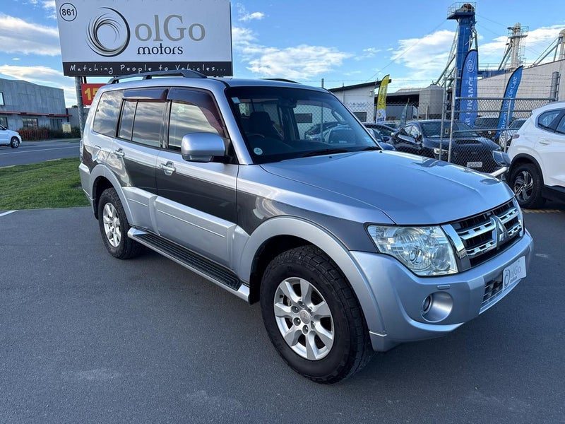 2014 Mitsubishi Pajero Exceed, photo 2