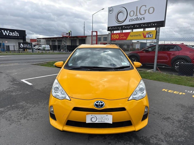 2013 Toyota Aqua 1.5 G Hybrid Low KMs, photo 3