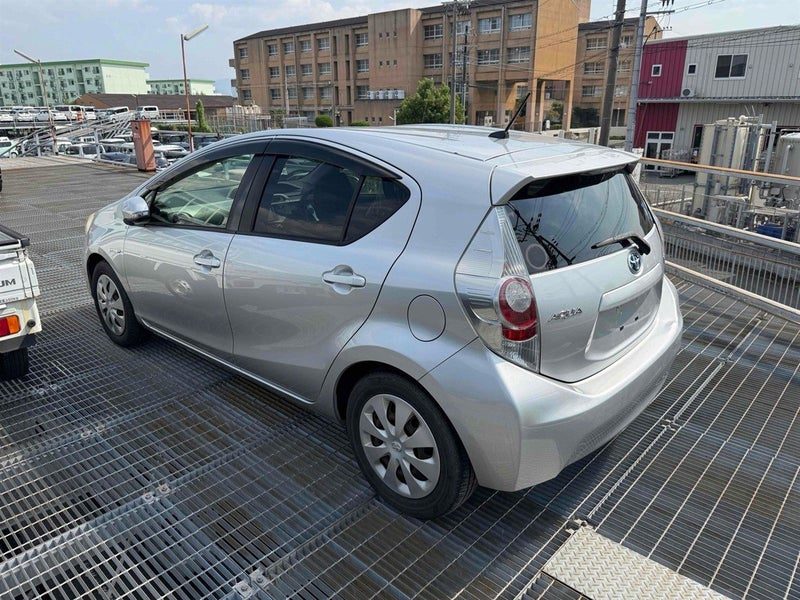 2013 Toyota Aqua S Ultra Low KMs Alloy Wheels, photo 2