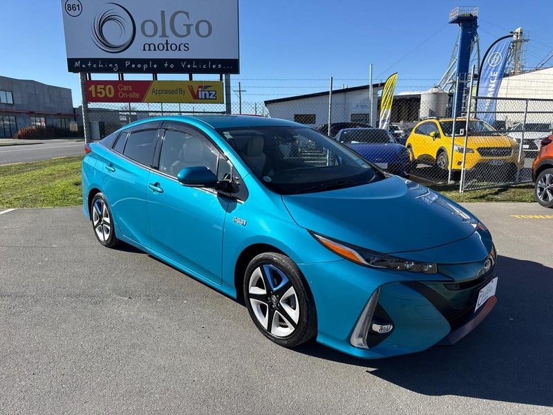2017 Toyota Prius 1.8 A PHV Leather Pkg R/Camera, photo 2