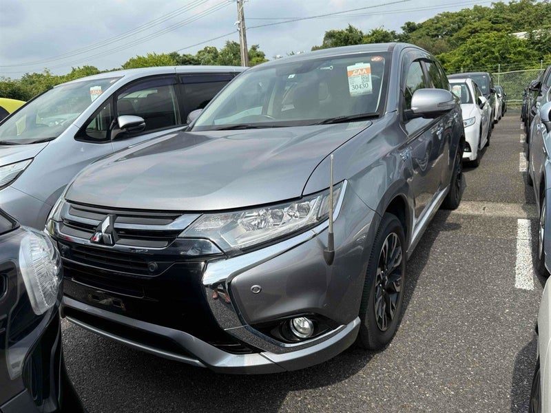 2015 Mitsubishi Outlander G 5 Seater, photo 2