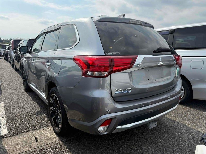 2015 Mitsubishi Outlander G 5 Seater, photo 3