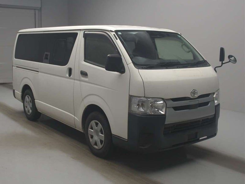 2018 Toyota Hiace 2.8 DX Diesel, photo 2