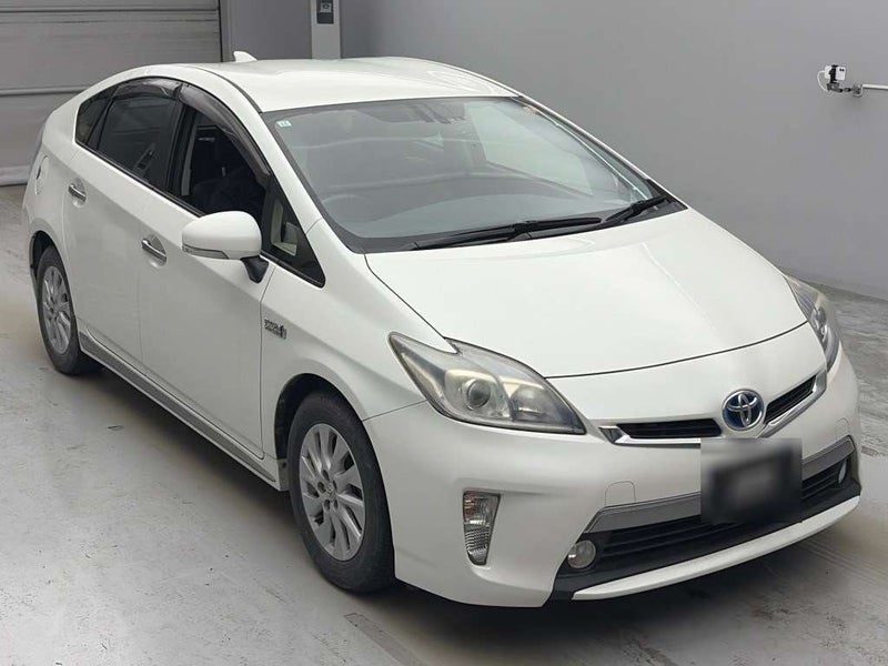 2013 Toyota Prius 1.8 PHV G Spec, photo 2