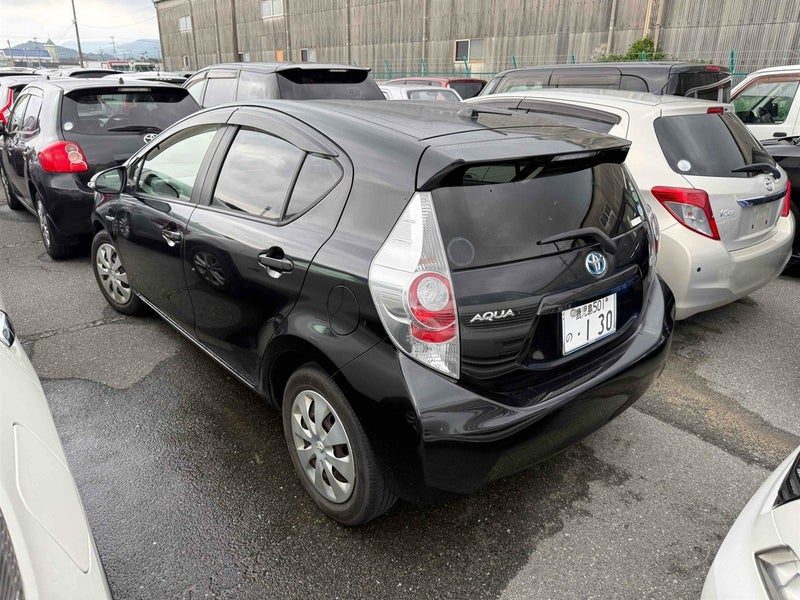 2012 Toyota Aqua 1.5 S Hybrid Low KMs, photo 2