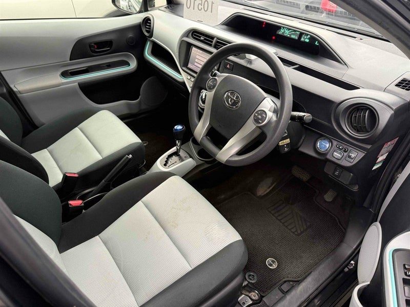 2012 Toyota Aqua 1.5 S Hybrid Low KMs, photo 3