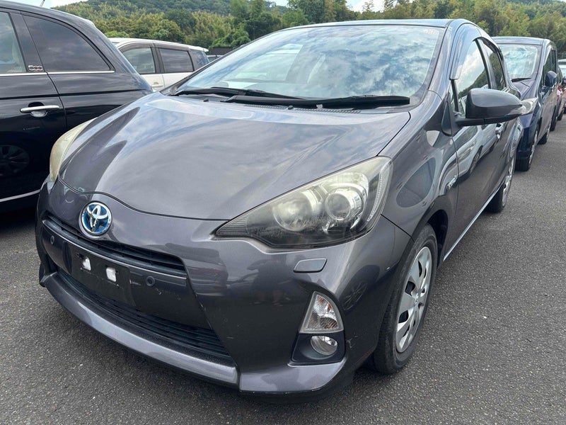 2012 Toyota Aqua 1.5 S Hybrid Ultra Low KMs, photo 2