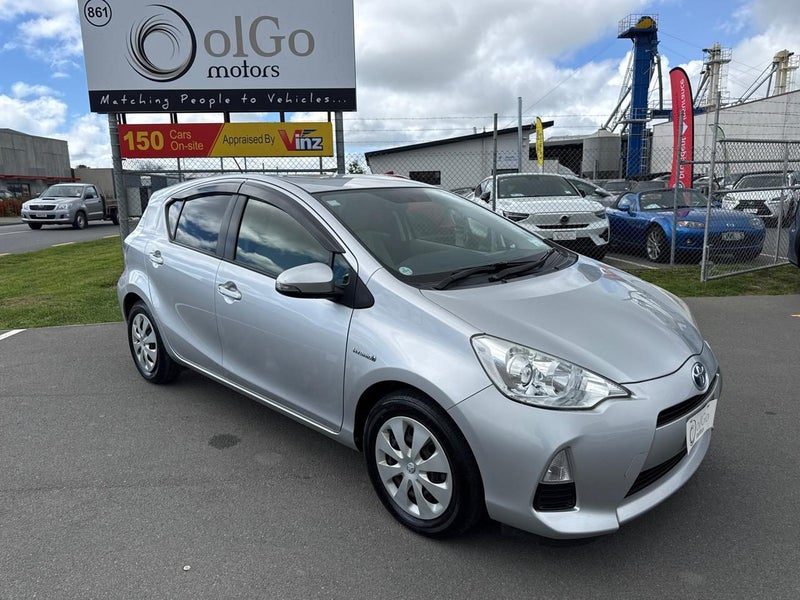 2012 Toyota Aqua 1.5 S Hybrid Ultra Low KMs, photo 2