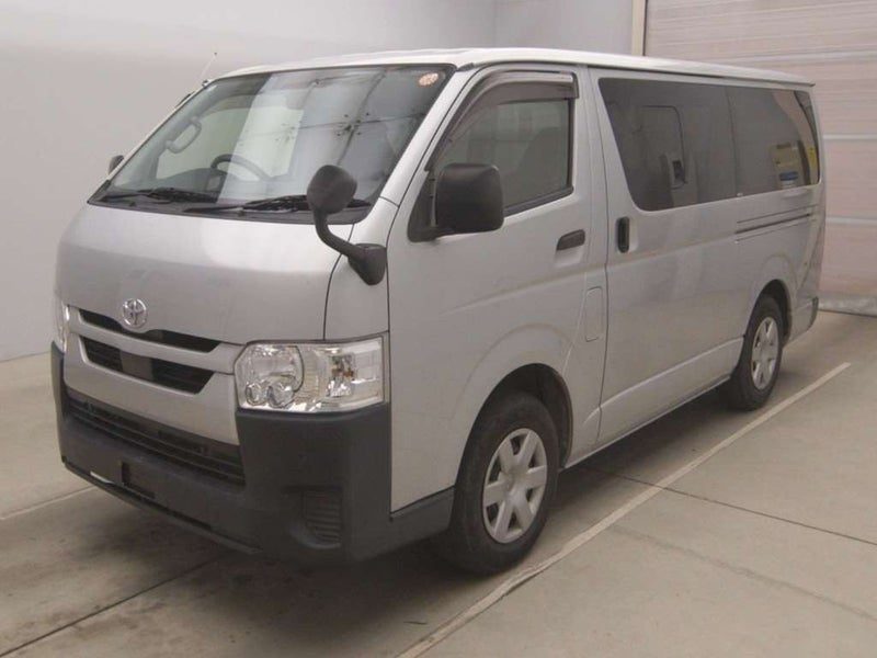 2020 Toyota Hiace 2.8 DX 4WD Diesel, photo 2