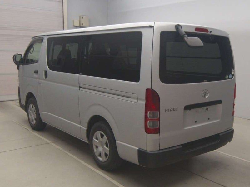 2020 Toyota Hiace 2.8 DX 4WD Diesel, photo 3