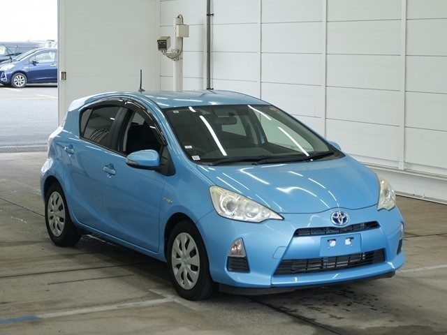 2013 Toyota Aqua 1.5 S Hybrid Ultra Low KMs