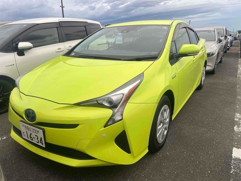 2016 Toyota Prius 1.8 E Low KMs New Shape, photo 2