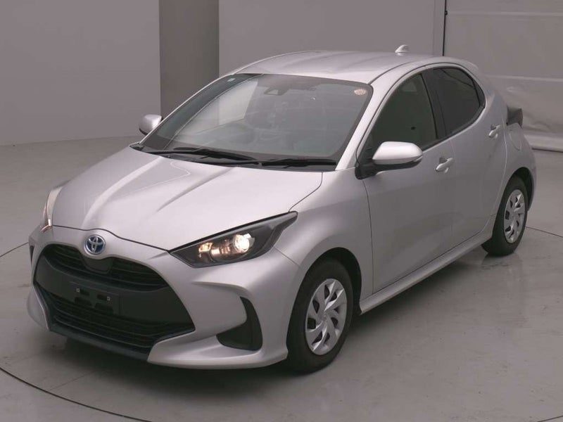 2021 Toyota Yaris X Hybrid, photo 2