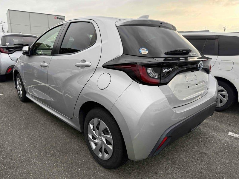 2021 Toyota Yaris X Hybrid, photo 3